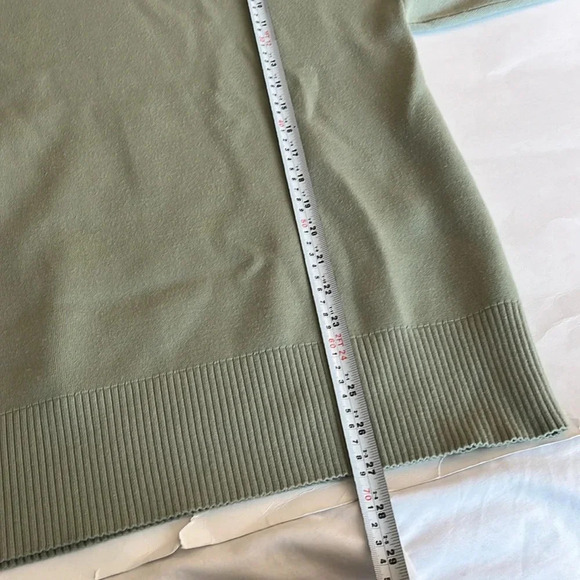 Wilfred Free
Souvenir Sweater Green size 3/L. Loungewear casual effortless wear. - Picture 9 of 11